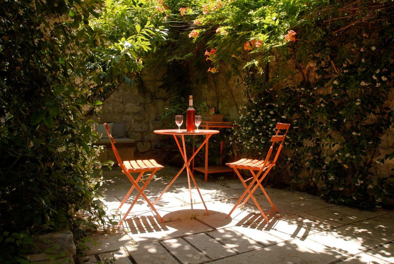Historic Piazza House & Romantic Hidden Garden Hvar Town Eksteriør bilde